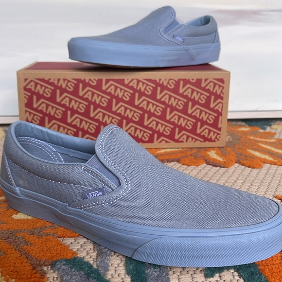 Van’s WMNS Classic Slip-On
Pastel Mono Dusty Blue
VN000CT5DSB
Sneakers - Picture 3 of 16